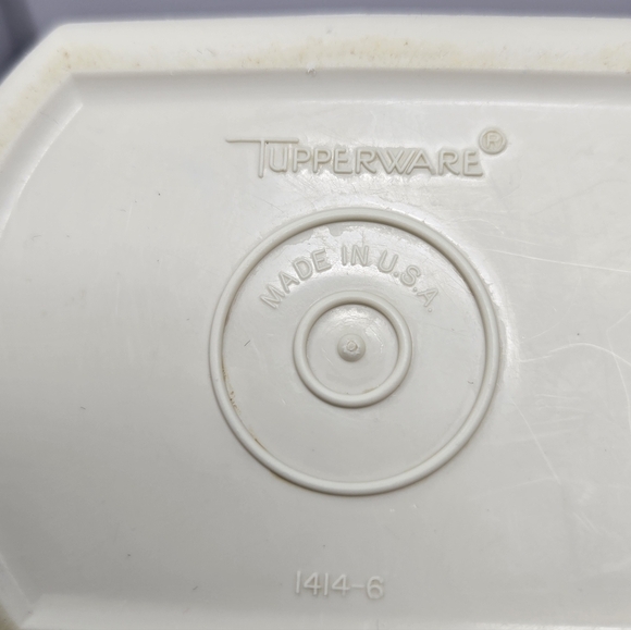 VINTAGE 1970S TUPPERWARE CREAM & SUGAR BUTTER SALT & PEPPER BEIGE HARVEST GOLD - Picture 15 of 16